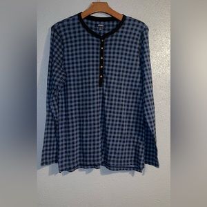 Men long sleeve shirt Chap Brand not new but in great conduction size X-Large.